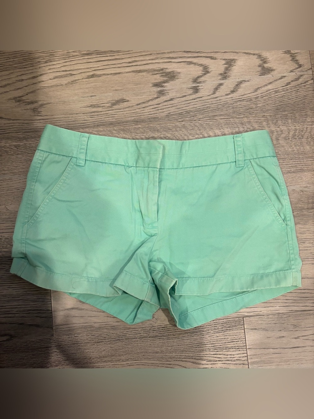 J.Crew Mint Green Chino Shorts Women’s Cuffed Summer Shorts Size 6